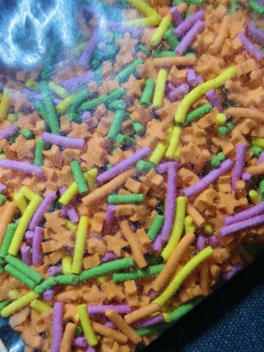 Фотография покупателя товара Посыпка кондитерская «Вермишель + Звезды»: зелёная, оранжевая, желтая, розовая, 50 г.