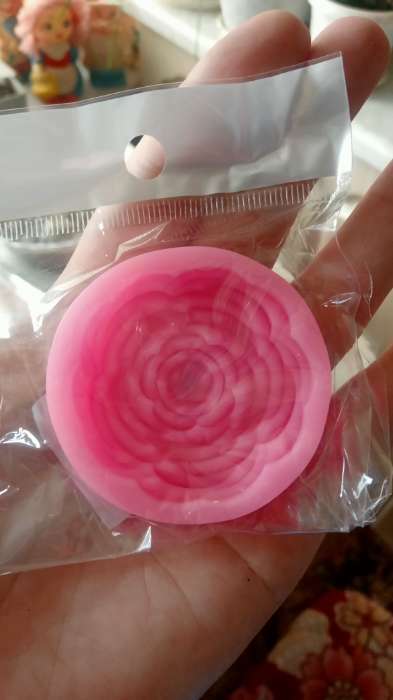 Фотография покупателя товара Молд «Прекрасная роза», силикон, 5,7×5,7×1,2 см, цвет МИКС - Фото 2