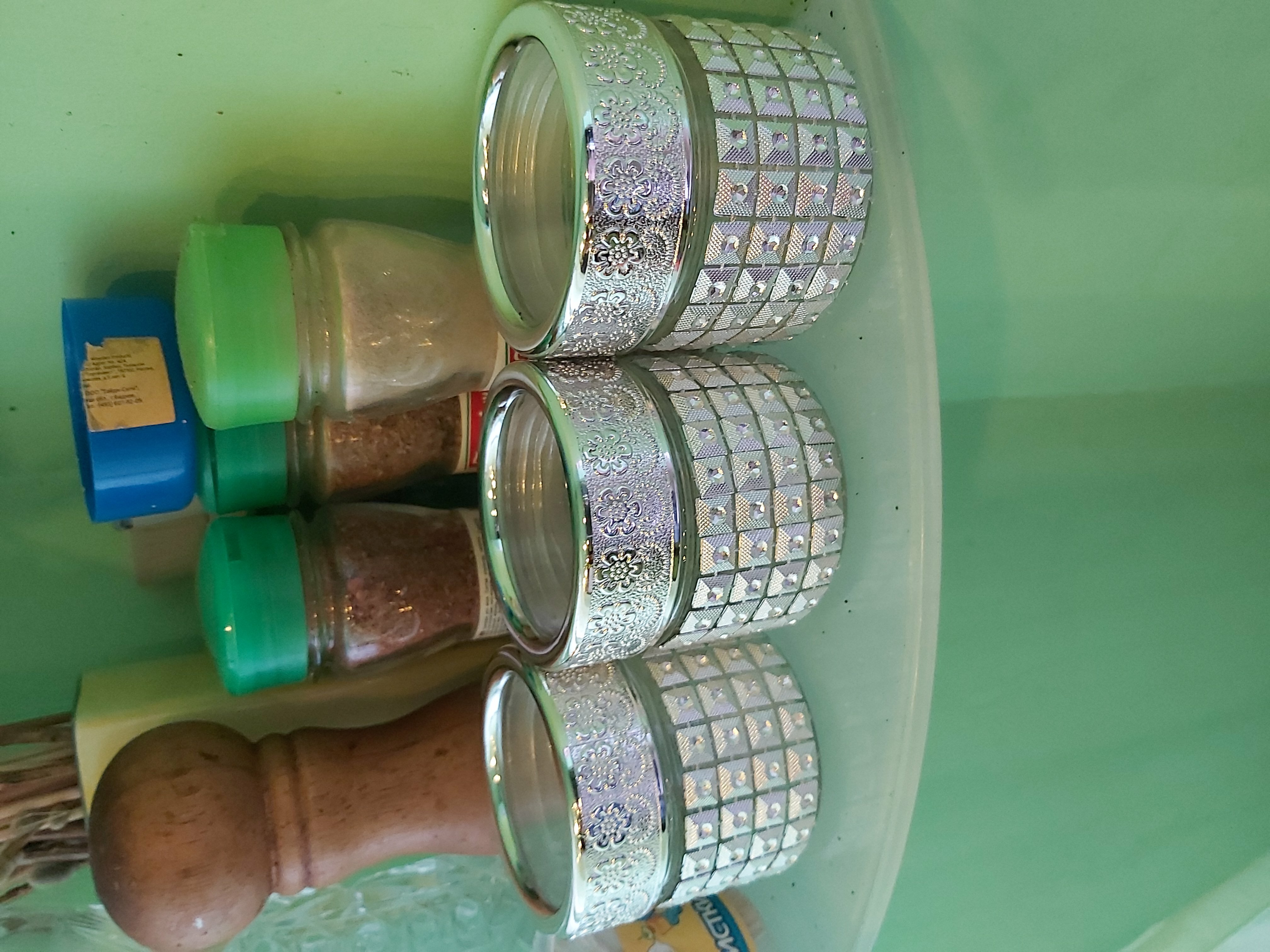 Фотография покупателя товара Баночка стеклянная для специй «Сильвер», 100 мл, 5,7×5,5 см, цвет серебряный - Фото 4