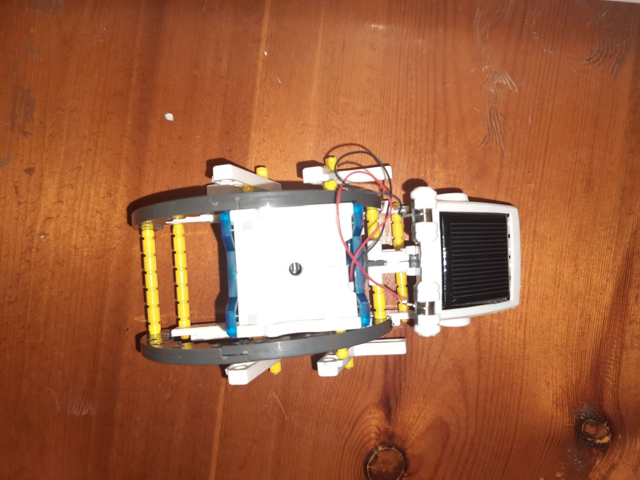 Фотография покупателя товара Набор для опытов «Робот», 14 в 1, работает от солнечной батареи