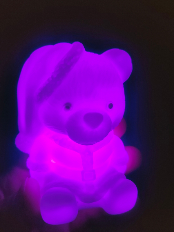 Фотография покупателя товара УЦЕНКА Световой сувенир "Медвежонок в колпаке" светится разными цветами 7х5х4,5 см