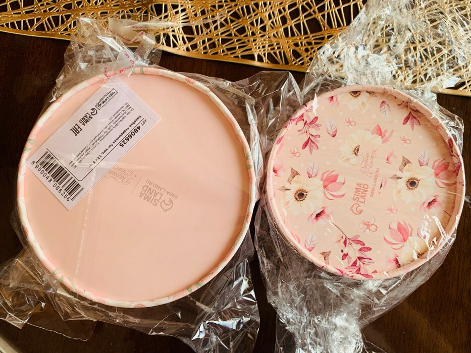 Фотография покупателя товара Коробка для макарун, кондитерская упаковка тубус с окном, «Розовые цветы» 12 х 12 х 5 см - Фото 23