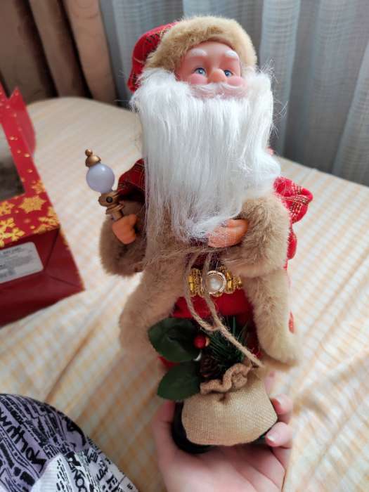 Фотография покупателя товара Дед Мороз "В красной шубке в клетку с подарками" двигается, 30 см - Фото 20