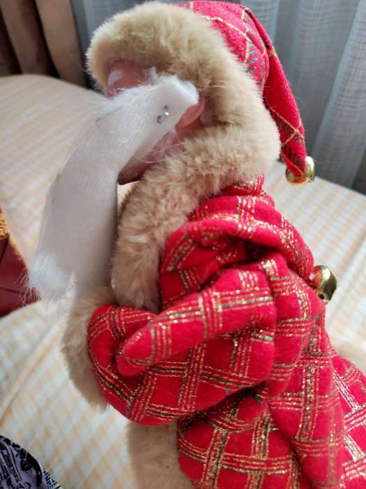 Фотография покупателя товара Дед Мороз "В красной шубке в клетку с подарками" двигается, 30 см - Фото 18