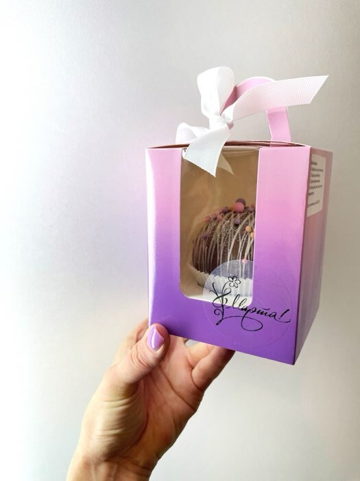 Фотография покупателя товара Коробка под один капкейк, кондитерская упаковка, «Розовый градиент», 9 х 9 х 11 см - Фото 1
