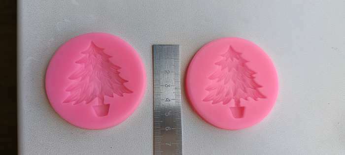 Фотография покупателя товара Силиконовый молд «Ёлка», 6,5×0,7 см, цвет МИКС - Фото 3