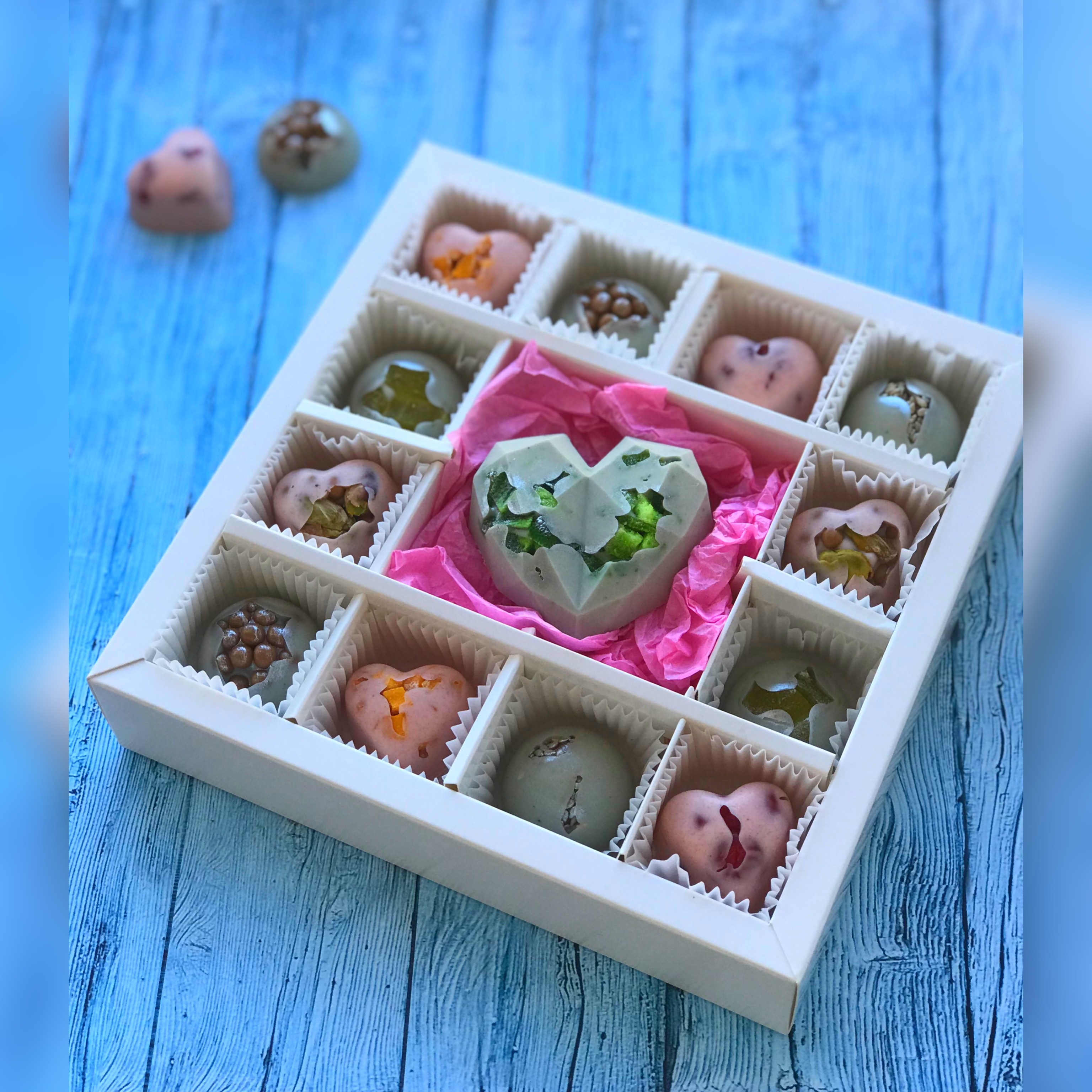 Фотография покупателя товара Коробка для конфет, крафт, 17.5×17.5×4 см - Фото 14