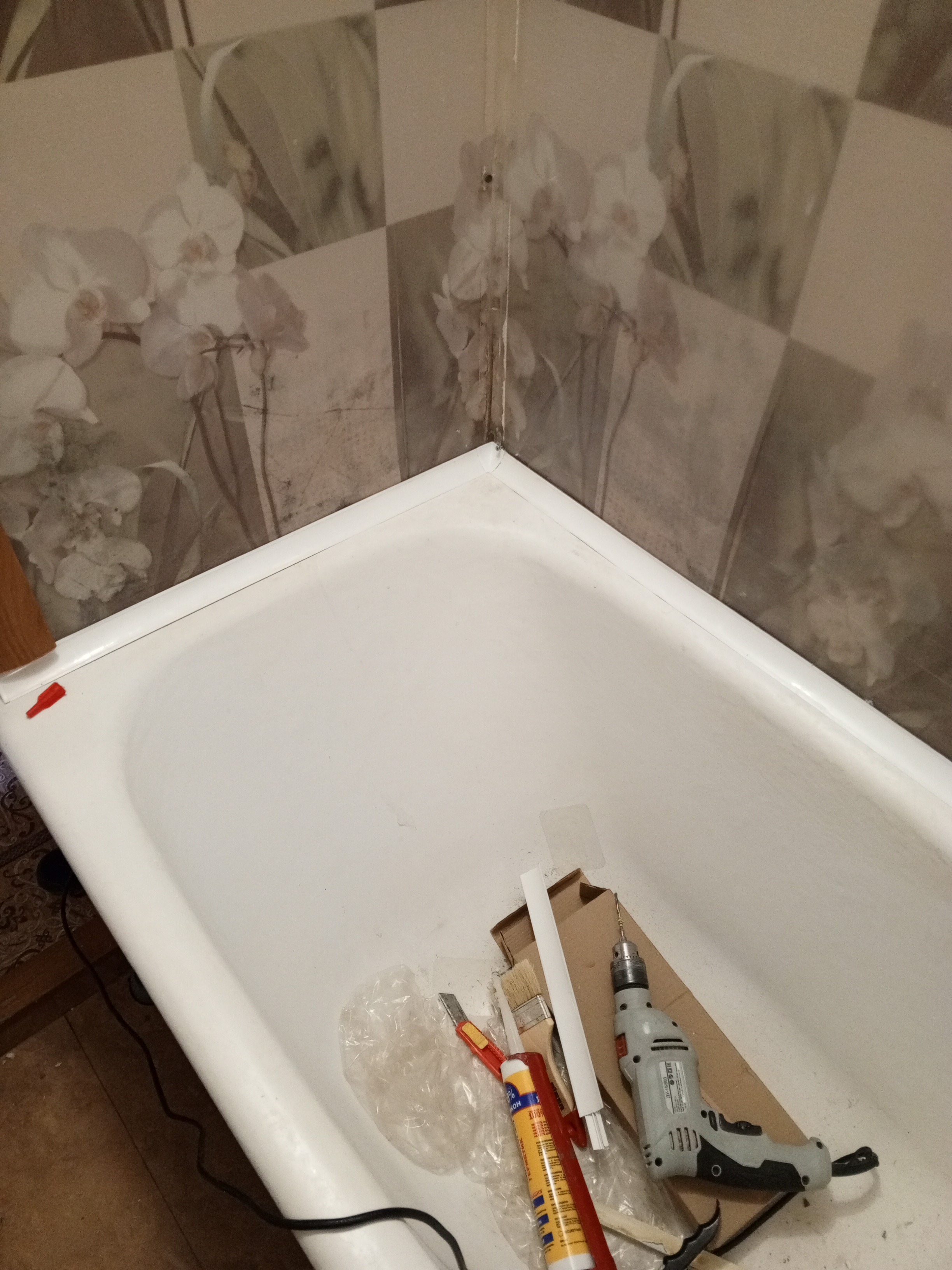 Фотография покупателя товара Плинтус двухсоставной «Идеал» для столешниц/ванны, 25×25×3000 мм, белый - Фото 2