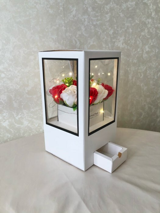 Фотография покупателя товара Коробка подарочная для цветов с вазой из МГК складная, упаковка, «Счастье рядом», 16 х 23 х 16 см - Фото 3