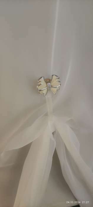Фотография покупателя товара Подхват для штор «Бант», 6 × 5 см, цвет молочный