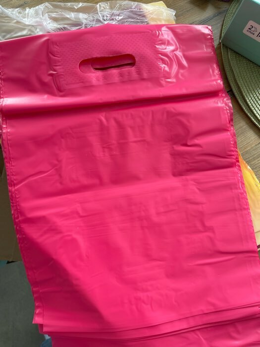 Фотография покупателя товара Пакет полиэтиленовый с вырубной ручкой, Розовый 30-40 См, 50 мкм