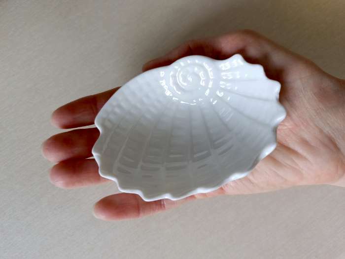 Фотография покупателя товара Блюдо керамическое «Ракушка», 9×7×3 см, цвет белый - Фото 1