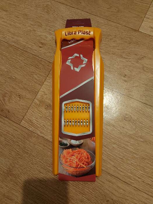 Фотография покупателя товара Тёрка для корейской моркови, 33×12 см, с широкой ручкой, цвет оранжевый - Фото 5