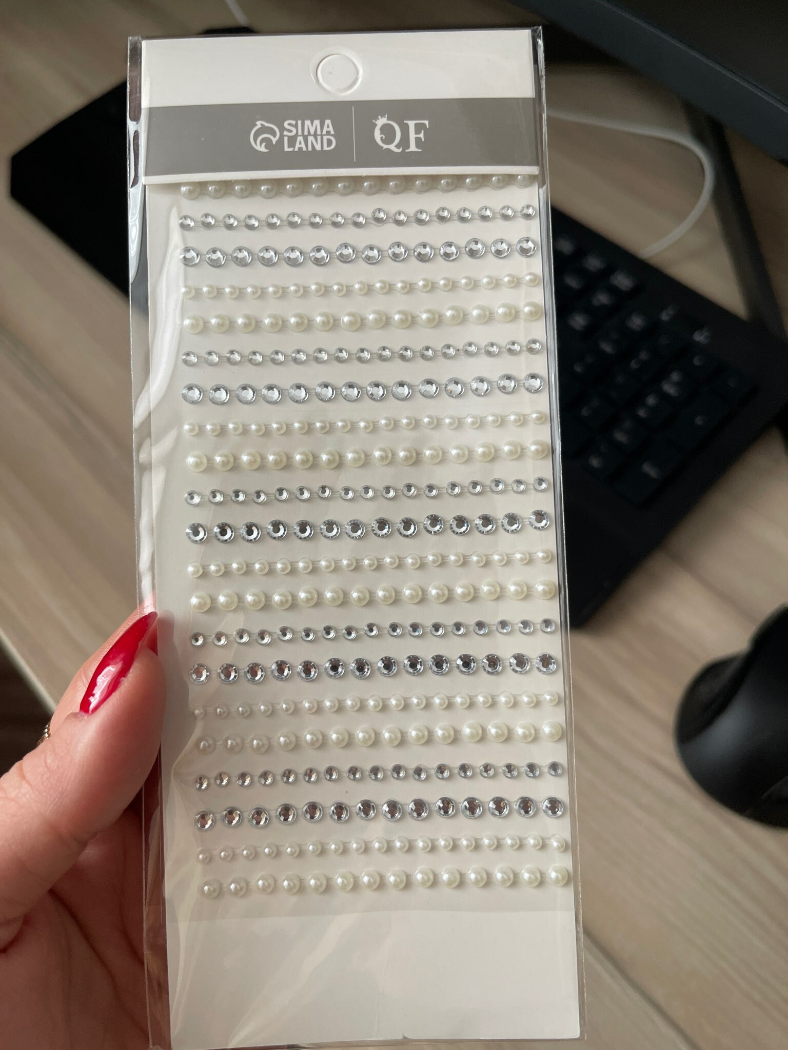 Фотография покупателя товара Стразы жемчужные для декора, на клеевой основе, 7.5×16 см, серебристые, белые - Фото 2