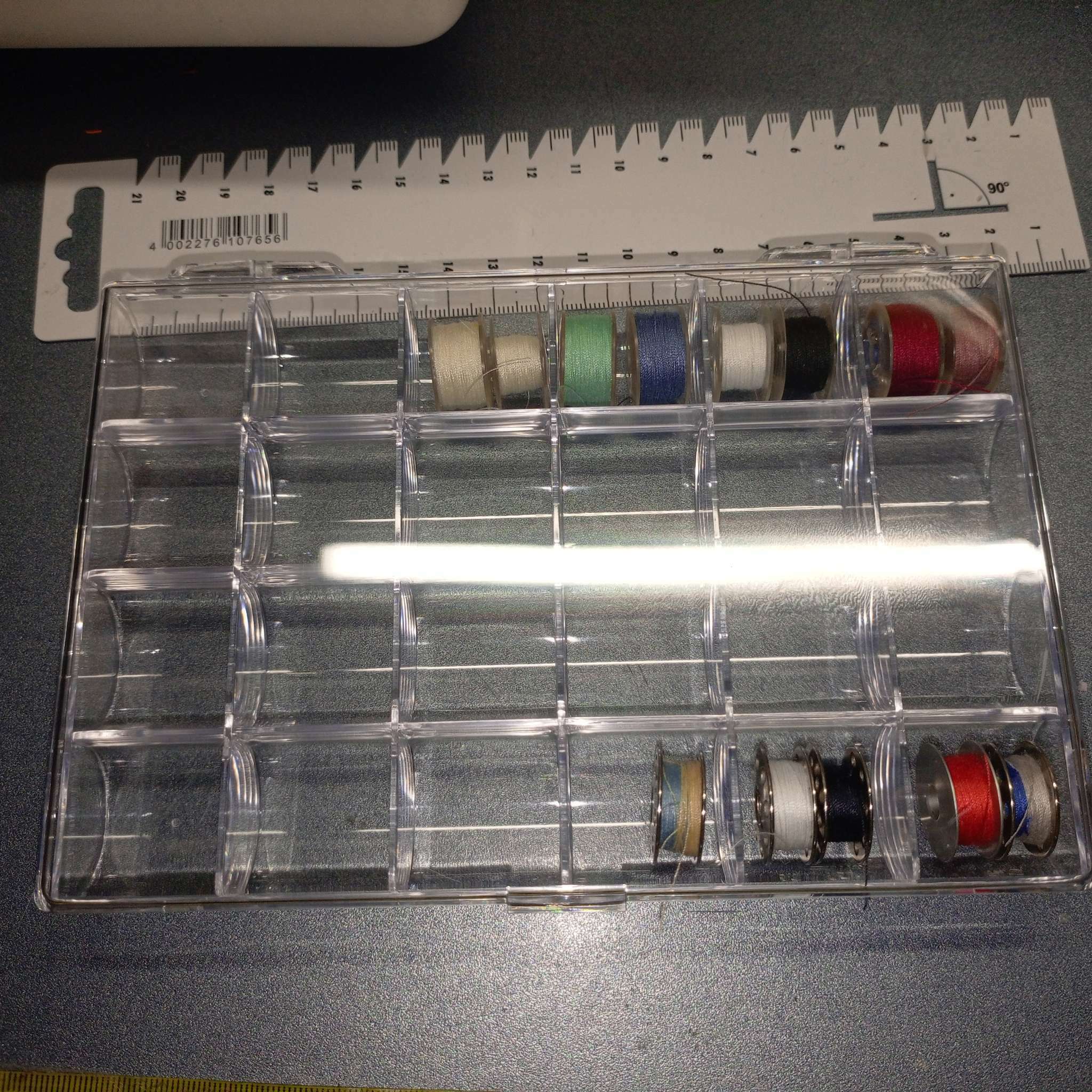 Фотография покупателя товара Органайзер для ниток, на 25 шпулек, 12,3 × 10 × 2,5 см, цвет прозрачный - Фото 2