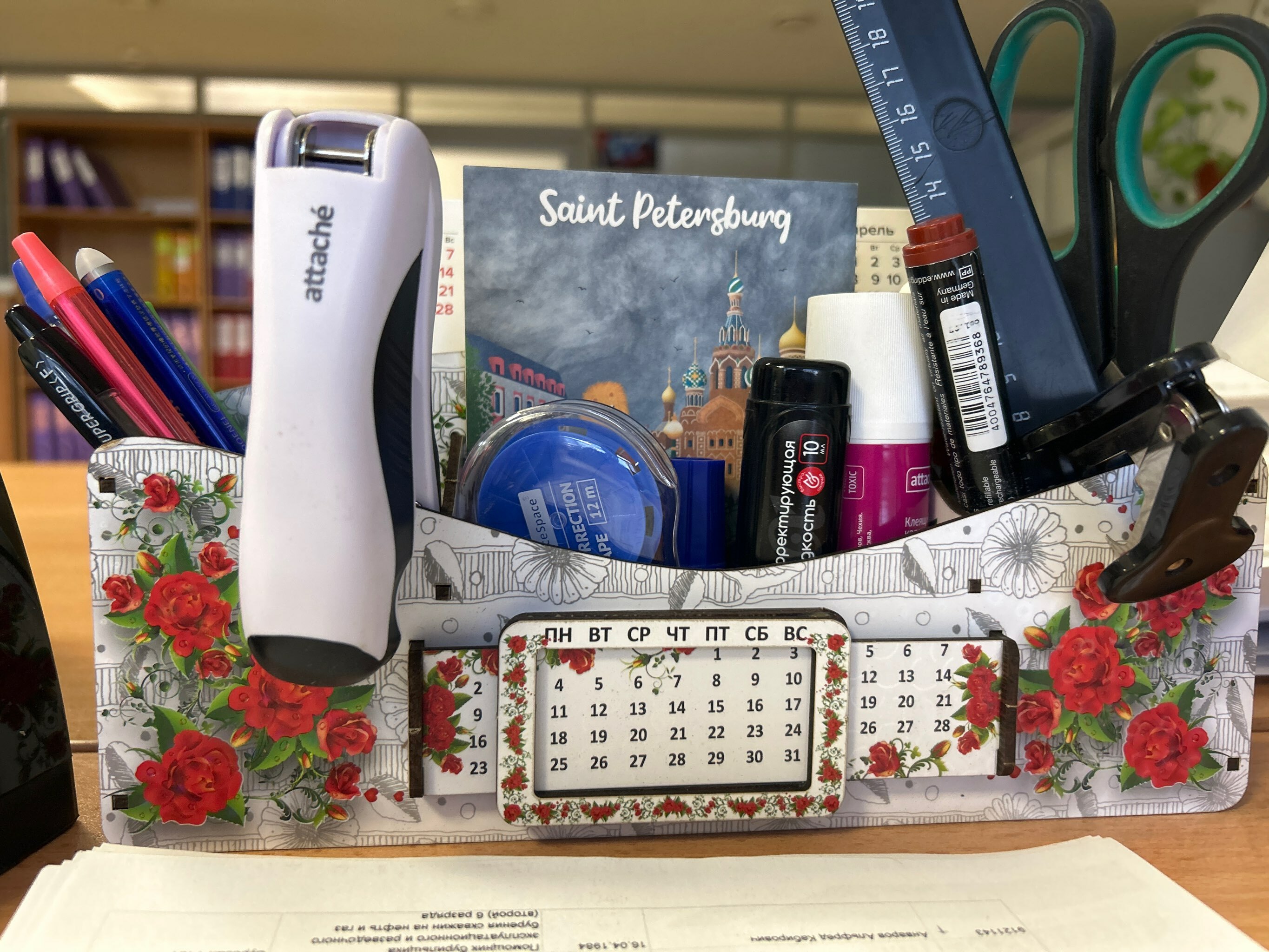 Фотография покупателя товара Органайзер для канцелярских предметов "Лёгкий цветочный", с вечным календарём