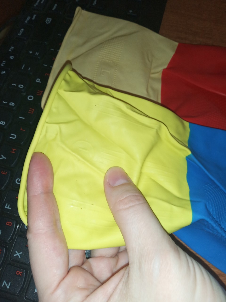 Фотография покупателя товара Перчатки хозяйственные резиновые Доляна, размер L, плотные, 80 гр, цвет МИКС