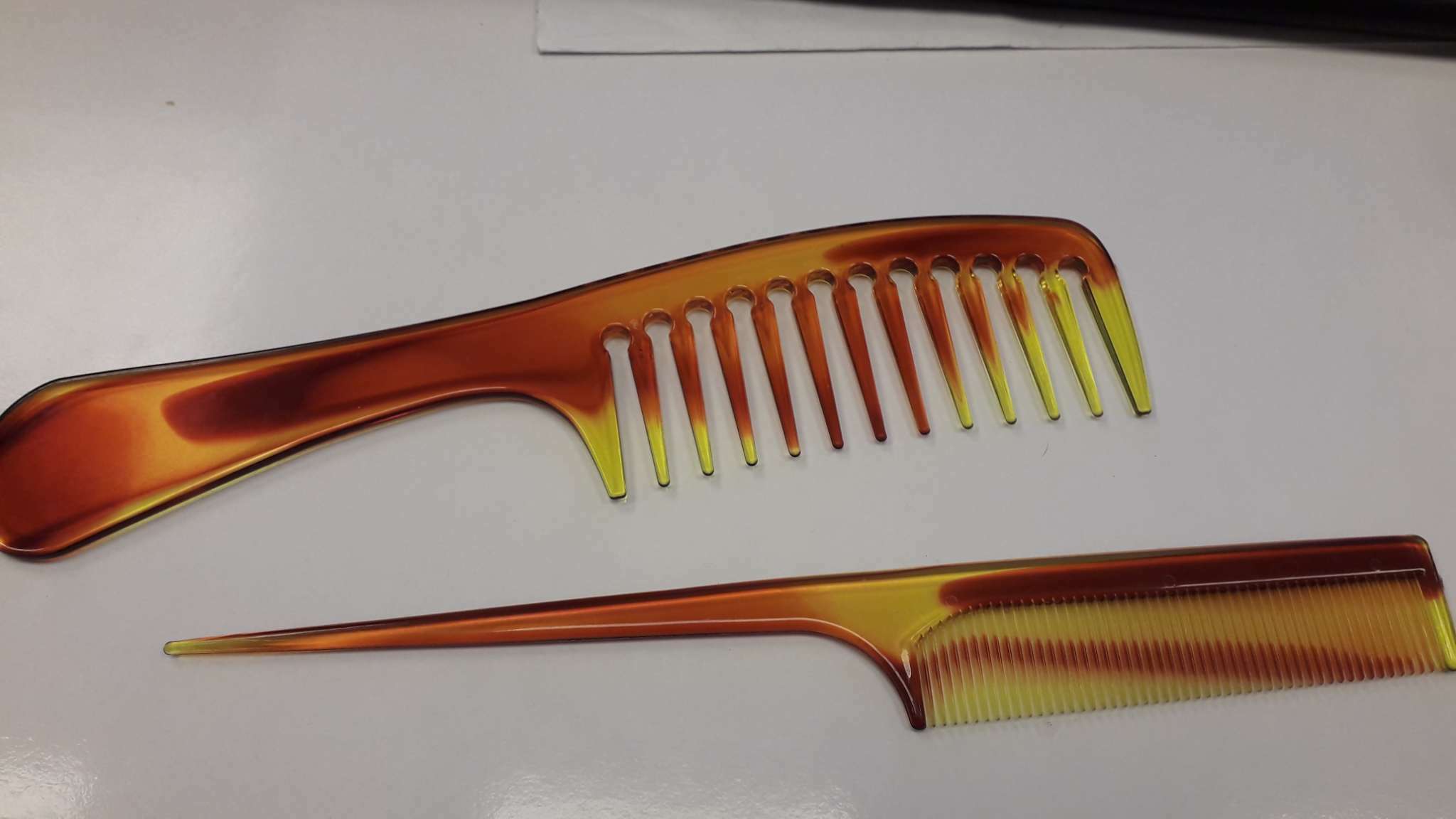 Фотография покупателя товара Набор расчёсок, 2 предмета, 22 см, цвет «янтарный»