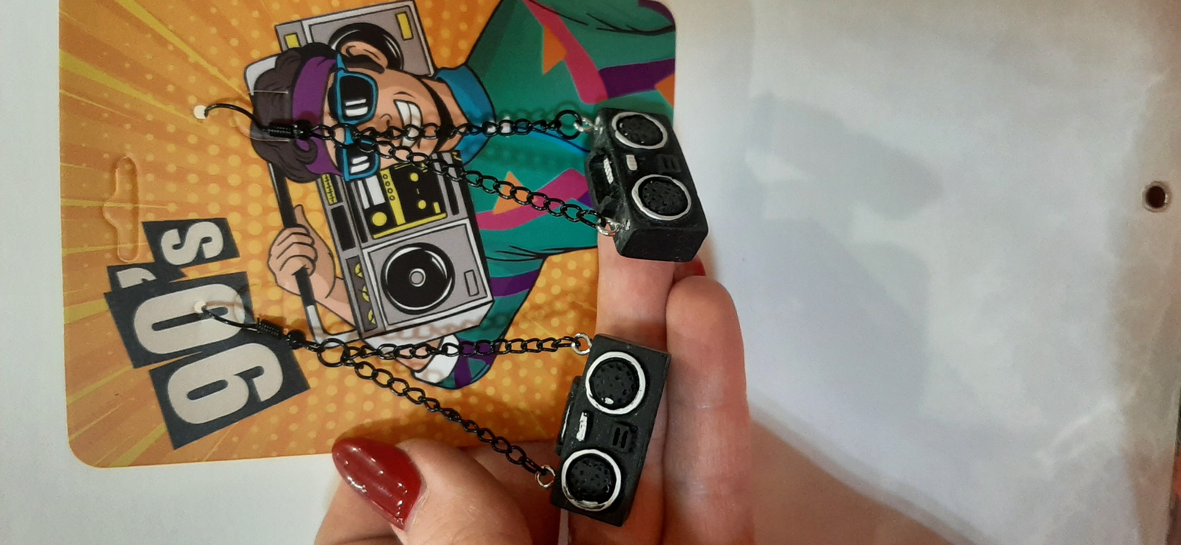Фотография покупателя товара Серьги ассорти «Магнитофон» на цепочках, цвет чёрно-серебряный - Фото 2