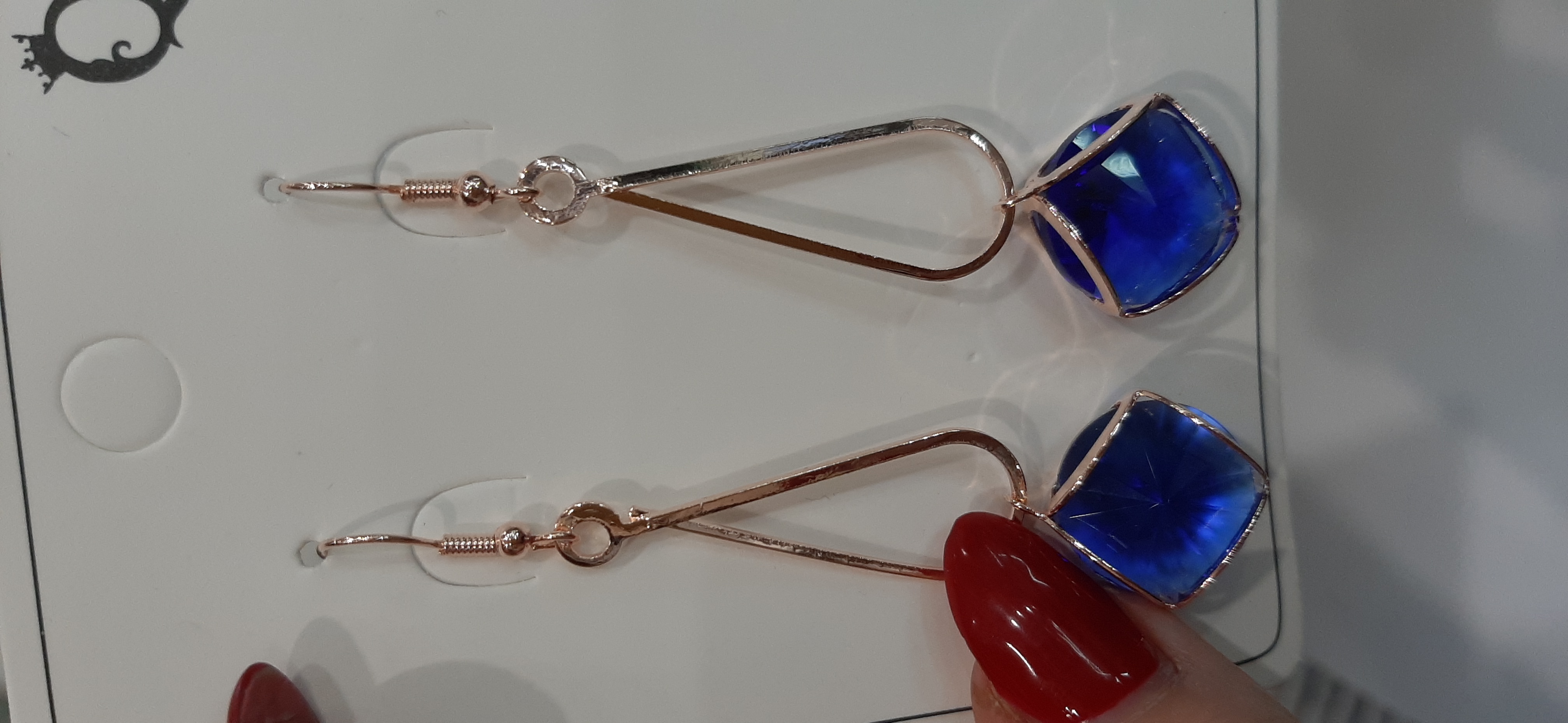 Фотография покупателя товара Серьги висячие со стразами «Капля с ромбом», цвет голубой в серебре, 7,2 см - Фото 17