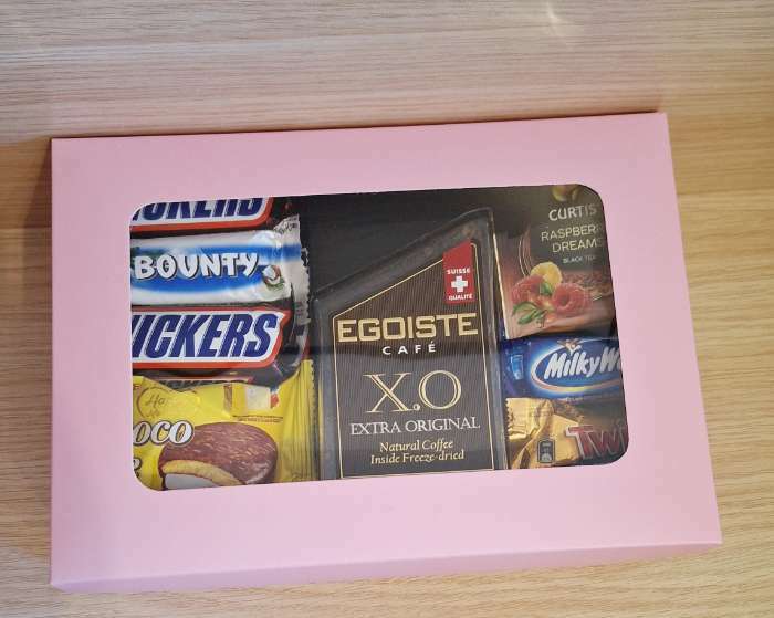 Фотография покупателя товара Коробка подарочная складная, упаковка, крышка - дно, с окном, розовая, 24×17×8 см - Фото 8