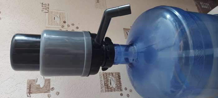 Фотография покупателя товара Помпа для воды Aqua work "Дельфин Эко", механическая, под бутыль от 11 до19 л, чёрно-серая - Фото 1