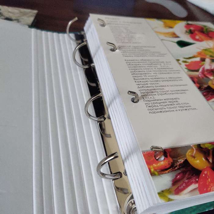 Фотография покупателя товара Книга для записи кулинарных рецептов А5, 80 листов на кольцах "Кулинария как искусство", твёрдая обложка, с разделителями - Фото 6