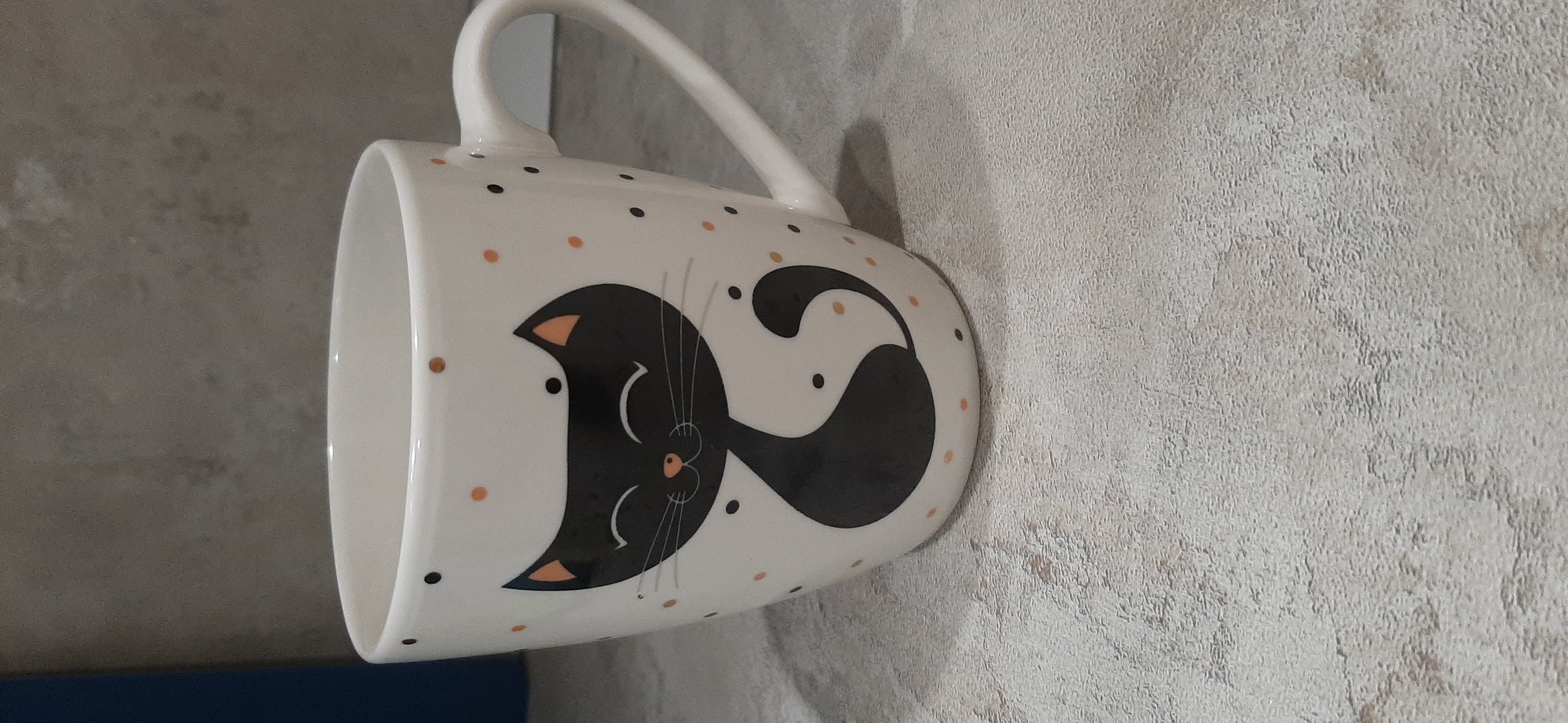 Фотография покупателя товара Кружка фарфоровая Доляна «Котик», 350 мл, цвет белый