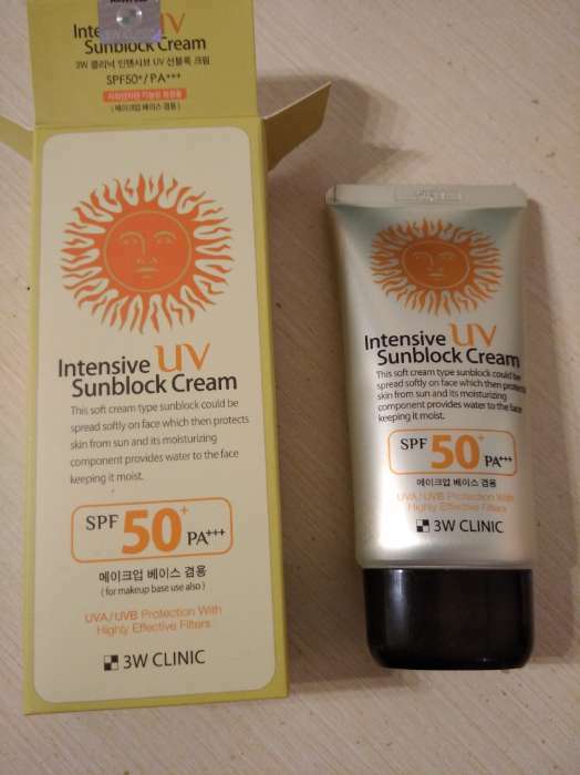 Фотография покупателя товара Интенсивный солнцезащитный крем для лица 3W CLINIC Intensive UV Sun Block Cream SPF50+/PA+++, 70 мл - Фото 1