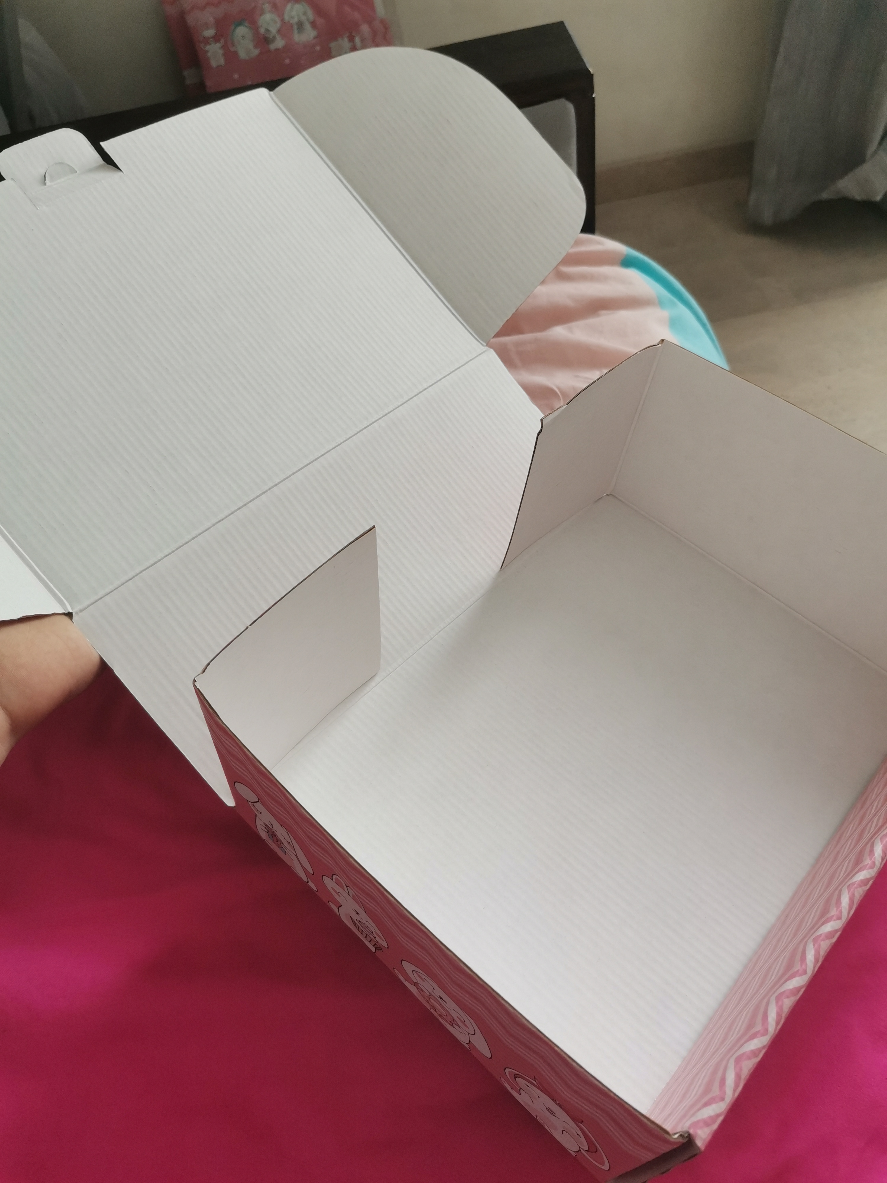 Фотография покупателя товара Коробка‒пенал, упаковка подарочная, «Милый маленький подарочек», 26 х 19 х 10 см - Фото 3