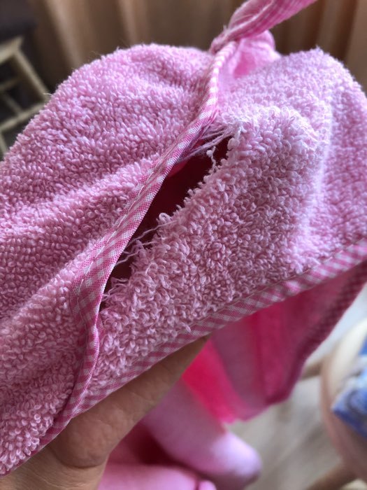 Фотография покупателя товара Уголок махровый с капюшоном и вышивкой, цвет розовый, размер 90х90 см - Фото 1