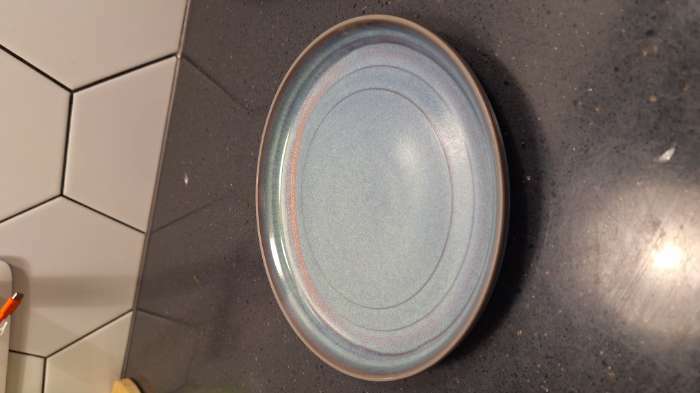 Фотография покупателя товара Тарелка фарфоровая обеденная Magistro Garland, d=22,5 см, цвет синий - Фото 2