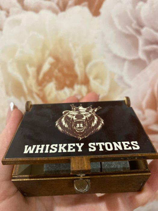 Фотография покупателя товара Камни для виски "Медведь", в шкатулке с магнитом, натуральный стеатит, 6 шт - Фото 2