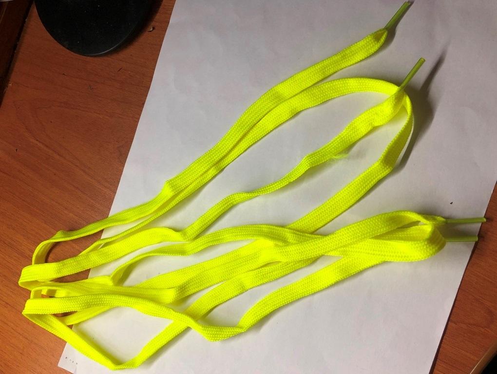 Фотография покупателя товара Шнурки для обуви, пара, плоские, 10 мм, 120 см, цвет жёлтый неоновый