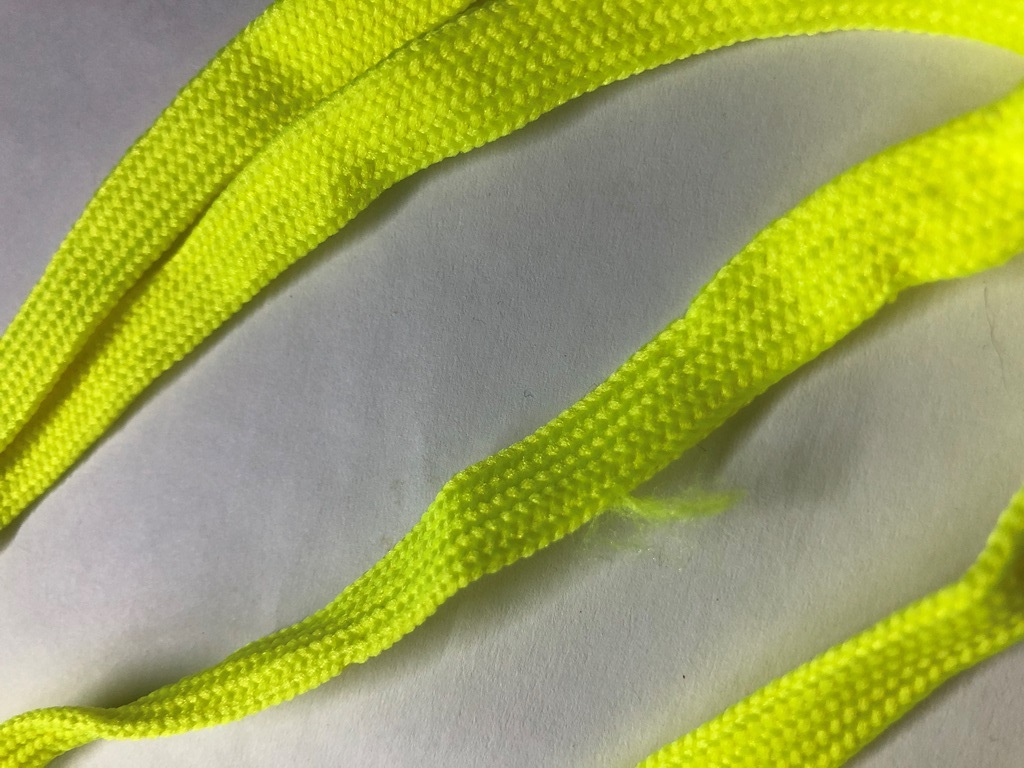 Фотография покупателя товара Шнурки для обуви, пара, плоские, 10 мм, 120 см, цвет жёлтый неоновый - Фото 5