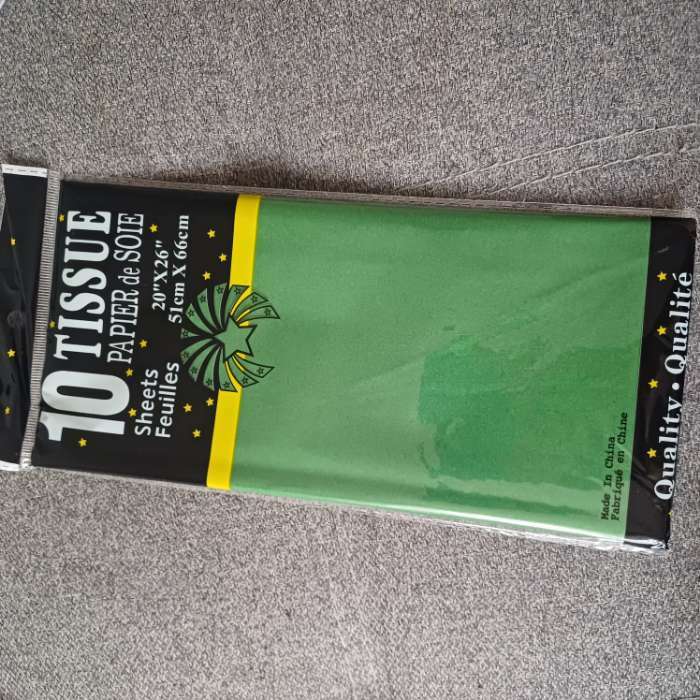 Фотография покупателя товара Бумага упаковочная тишью, темно-зелёная, 50 х 66 см - Фото 3