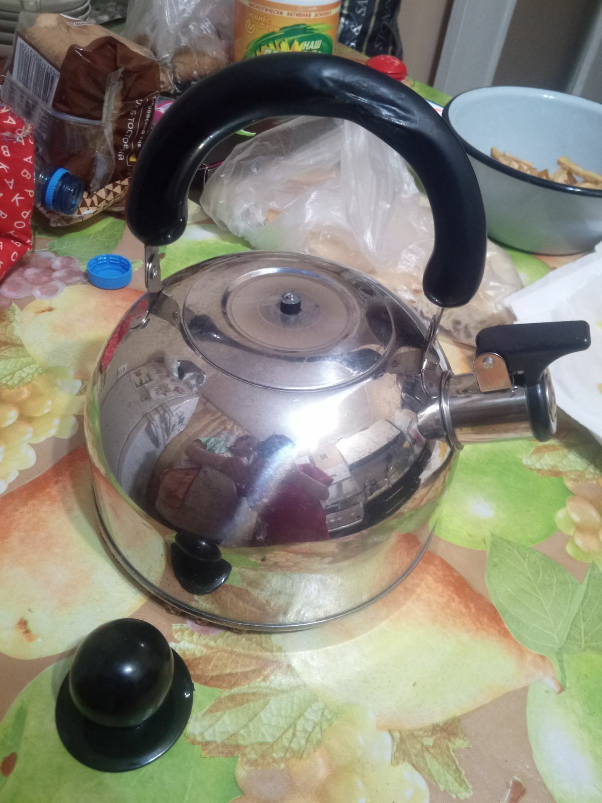 Фотография покупателя товара Чайник со свистком из нержавеющей стали Доляна «Чёрная ночь», 2 л, цвет хромированный