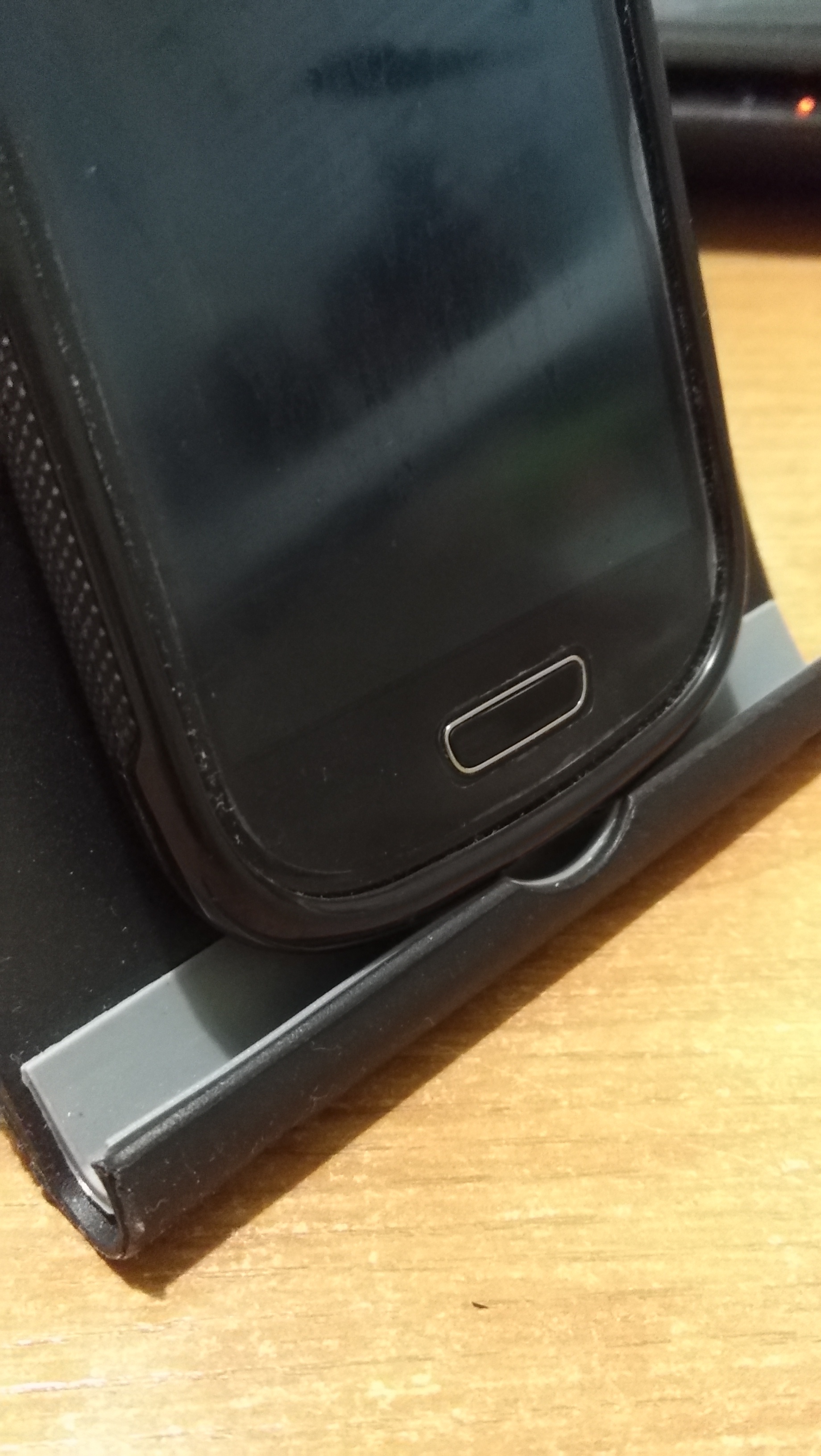 Фотография покупателя товара Подставка для телефона/планшета Belsis BS3105B, складная, черная