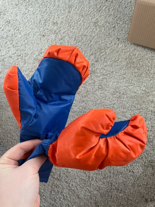 Фотография покупателя товара Набор боксёрский детский: перчатки, груша, d=20, h=35см, цвет МИКС - Фото 3