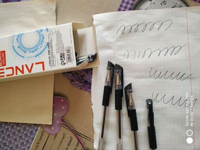 Фотография покупателя товара Ручка гелевая, 0.5 мм, чёрный стержень, прозрачный корпус, с резиновым держателем - Фото 11