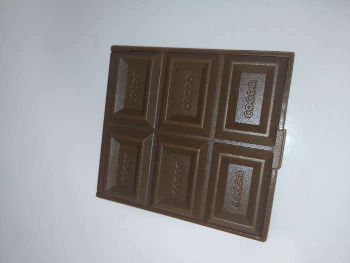 Фотография покупателя товара Зеркало складное «Шоколадное чудо», 7,5 × 8,5 см, цвет МИКС - Фото 2