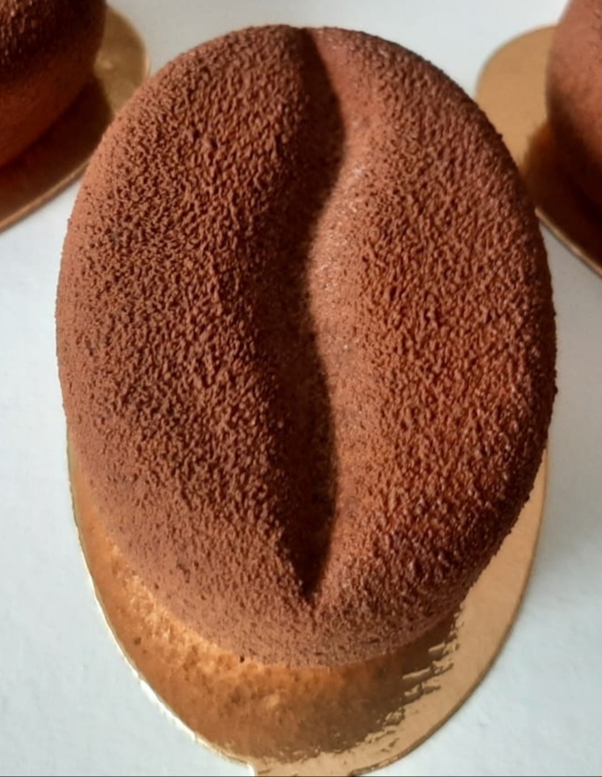 Фотография покупателя товара Форма для муссовых десертов и выпечки Доляна «Кофейные зёрна», силикон, 28,5×17×2,5 см, 6 ячеек (8×6 см), цвет белый