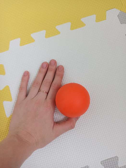 Фотография покупателя товара Мяч массажный ONLYTOP, силиконовый, d=6 см, 150 г, цвет серый - Фото 2