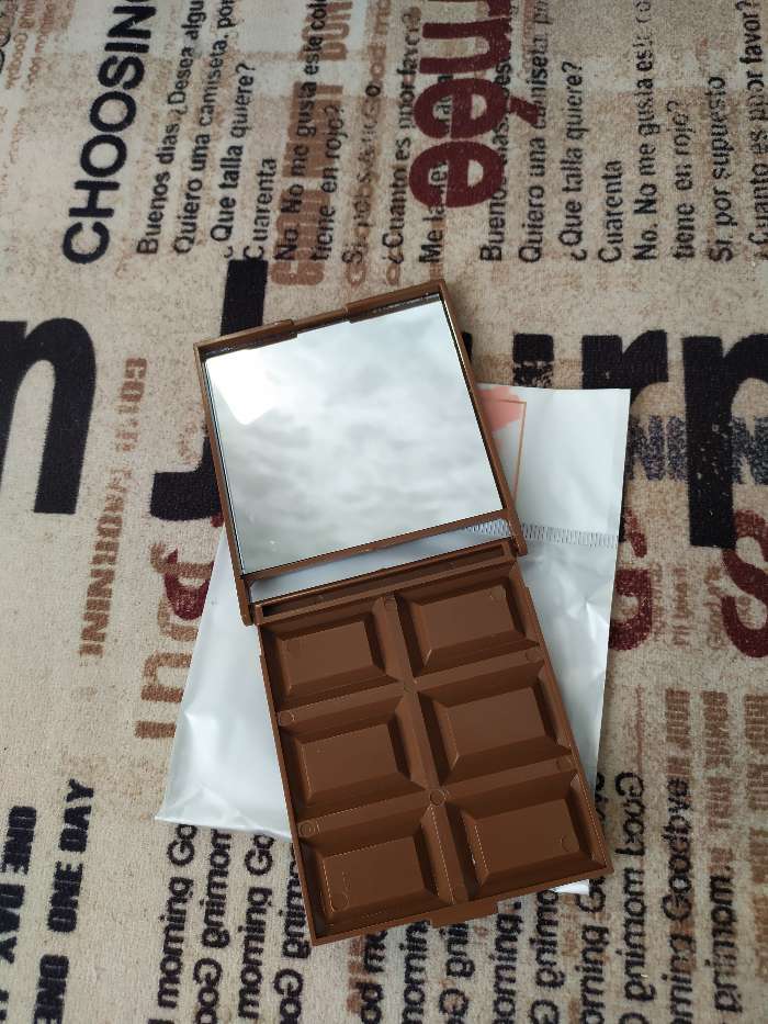 Фотография покупателя товара Зеркало складное «Шоколадное чудо», 7,5 × 8,5 см, цвет МИКС - Фото 6