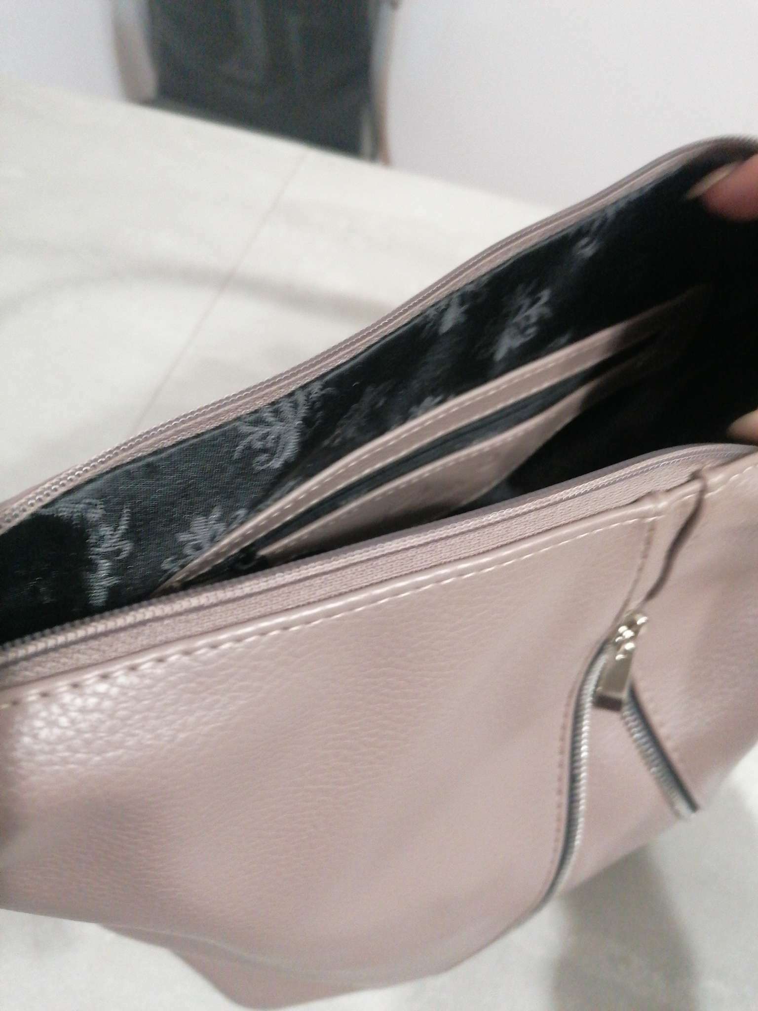 Фотография покупателя товара Сумка-мешок "Оливи" на молнии, наружный карман, цвет молочный - Фото 4