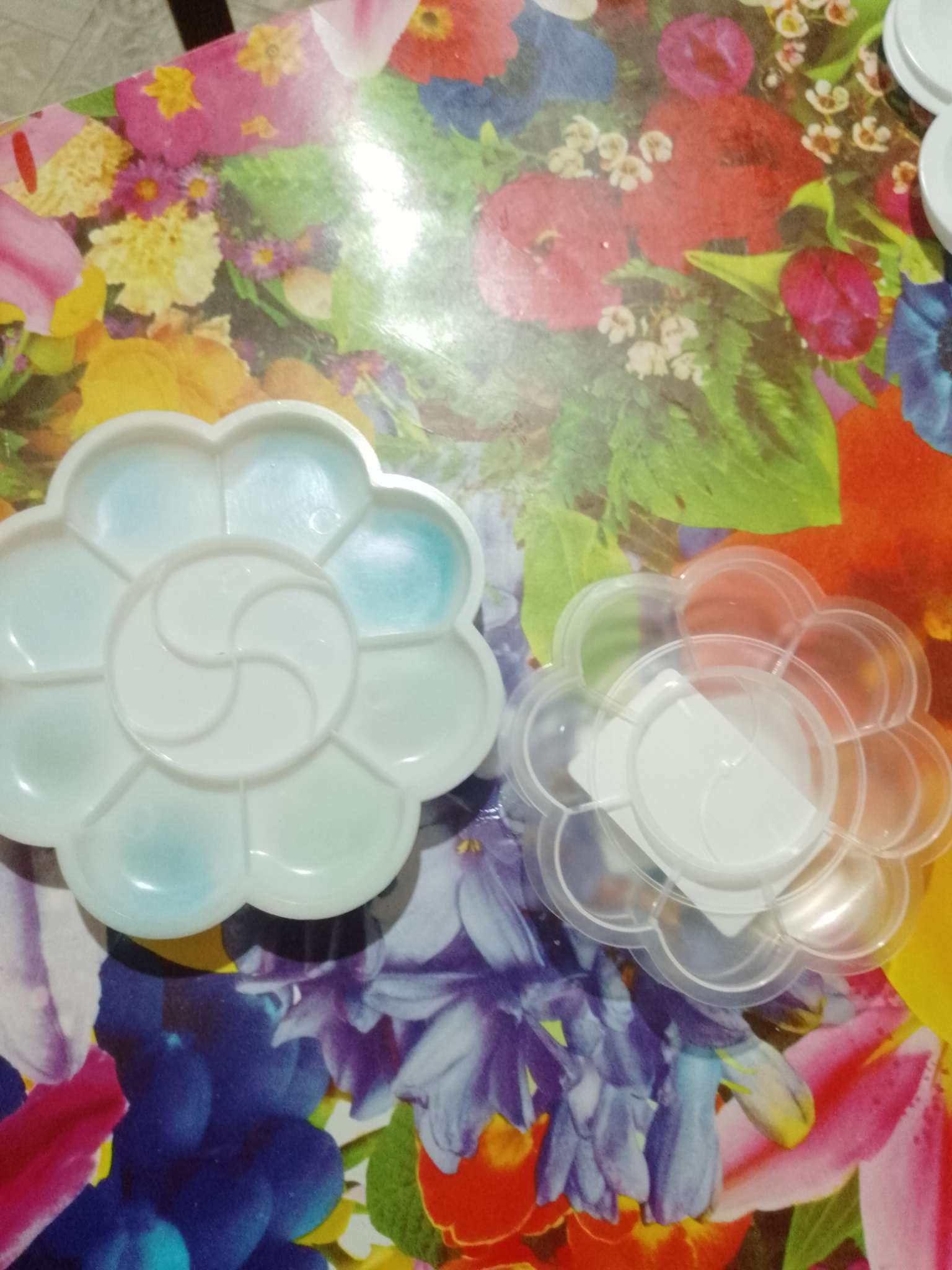 Фотография покупателя товара Палитра "Цветочек", 9 ячеек, ромашка, Crystal, прозрачная, мини