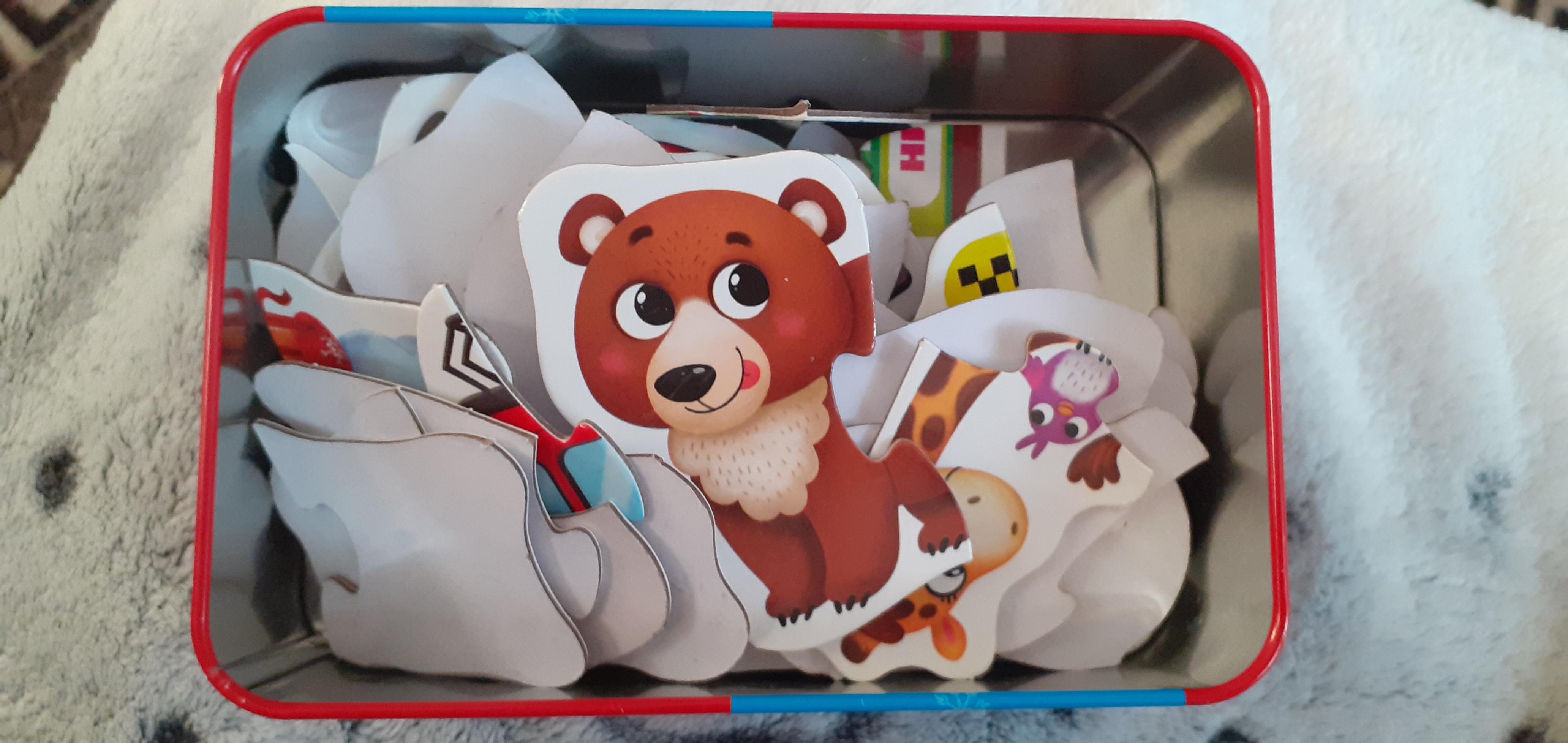 Фотография покупателя товара УЦЕНКА Макси-пазлы в металлической коробке «Весёлые зверята», 40 деталей - Фото 12