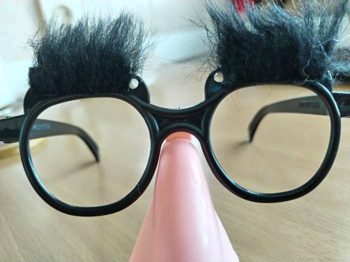 Фотография покупателя товара Карнавальный аксессуар- очки «Усач», цвет чёрный - Фото 1
