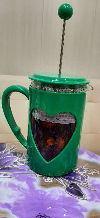 Фотография покупателя товара Чайник заварочный френч - пресс Доляна «Комплимент», 800 мл, стекло, цвет фиолетовый - Фото 6