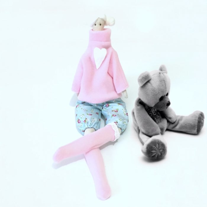 Фотография покупателя товара Интерьерная кукла «Мэги», набор для шитья, 18 × 22 × 3.6 см - Фото 6